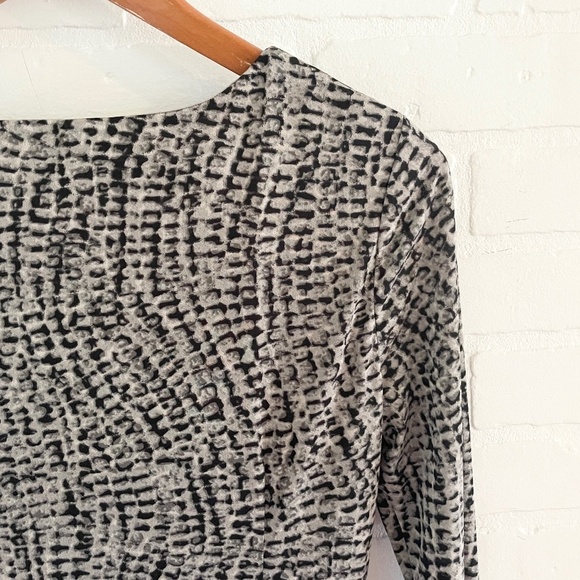 Halston Mini Dress Snakeskin Faux Wrap Ruched Mobwife Gray/Greige Black Sz 10 - Picture 12 of 14